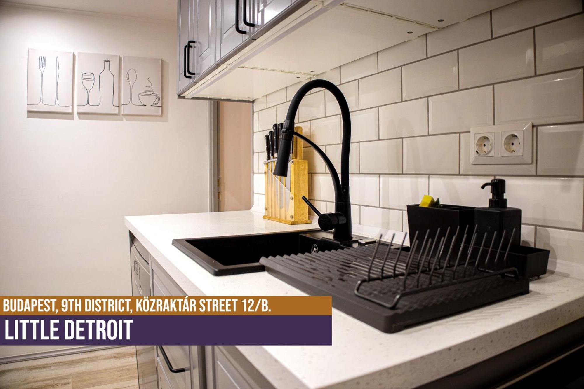 Little Americas Detroit Apartment Будапеща Екстериор снимка